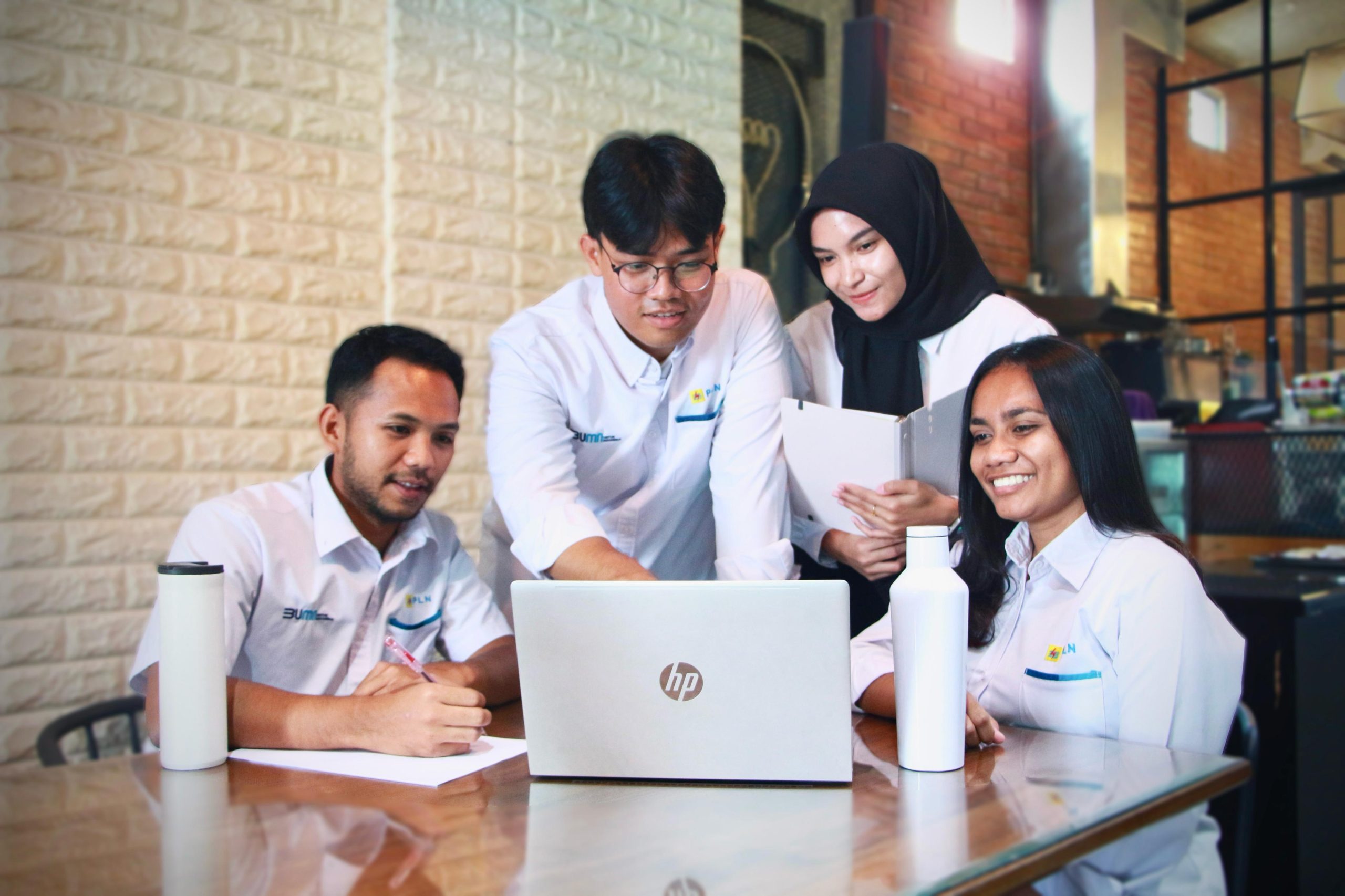PLN membuka peluang bagi talenta terbaik bangsa yang inovatif, profesional, dan berintegritas untuk berkontribusi bagi sektor energi Indonesia. (Foto: PLN)