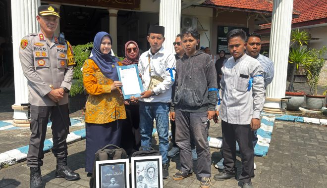 Warga Probolinggo Resah, Pocong Bersajam Berkeliaran di Area Pemakaman