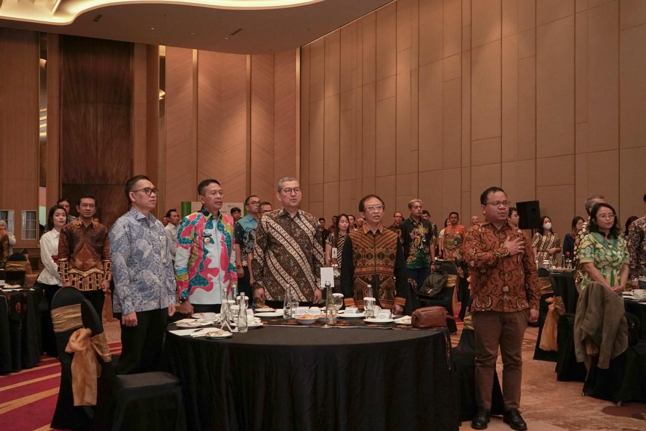 Suasana agenda Penyusunan Bahan Posisi Perjanjian Investasi Internasional bertajuk Diplomasi Investasi dalam Peningkatan Realisasi Investasi, yang digelar di Malang, Jawa Timur, Kamis (16/10). Dalam rangkaian kegiatan tersebut turut dilakukan penandatanganan Adendum Perjanjian Kerja Sama tentang Penyediaan Tenaga Listrik dan Percepatan Investasi di Sektor Ketenagalistrikan antara PLN dan BKPM. (Foto: PLN) 