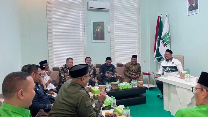 KPU Kabupaten Probolinggo mulai menjalankan agenda Pemutakhiran Data Partai Politik dimulai dari kantor DPC PKB. (Foto: Serikat-News)