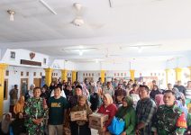 SPPG Asemdoyong 3 Taman Salurkan 150 Paket Sembako bagi Korban Banjir di Balaidesa Limbangan Ulujami