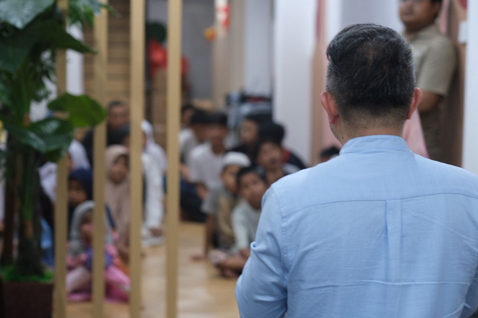 Future Generations Association (FGA) menyalurkan bantuan kepada anak-anak yatim piatu di Panti Asuhan Kuntum Teratai, Kamis (12/3/2026). (Foto: Ist/Serikat-News) 