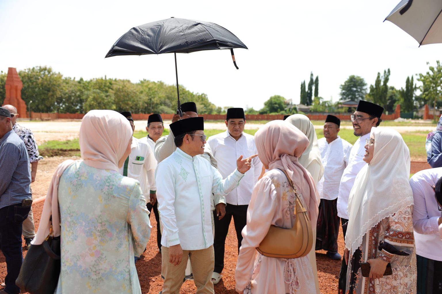 Menteri Koordinator Bidang Pemberdayaan Masyarakat (Menko PM) Abdul Muhaimin Iskandar (Gus Muhaimin) saat berkunjung ke komplek Kampus USG di Kecamatan Sidayu, Gresik, Jawa Timur, Senin (23/3/2026). (Foto: Istimewa) 