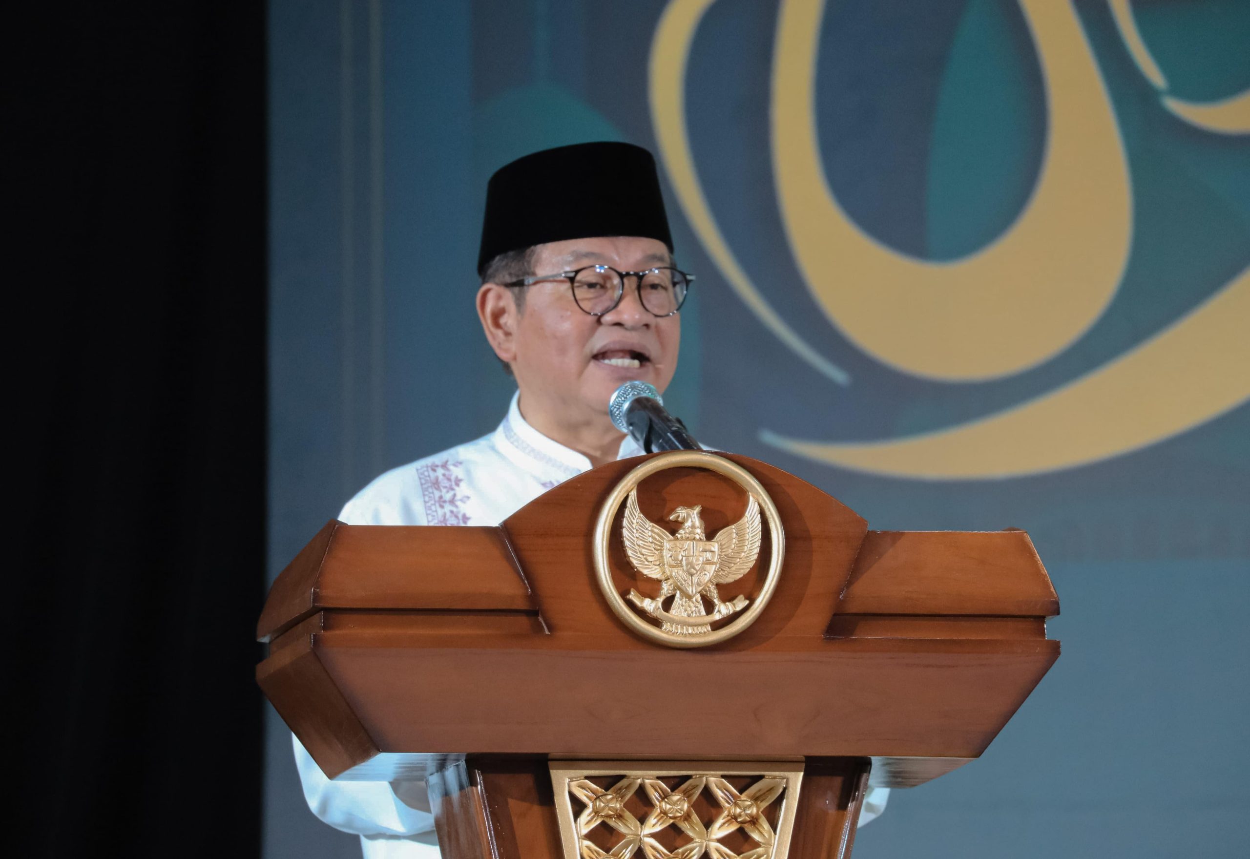 Gubernur DKI Jakarta, Pramono Anung dalam kegiatan buka puasa bersama tokoh masyarakat dan warga Jakarta Barat di Gedung Olahraga (GOR) Cengkareng Barat, Jakarta Barat, pada Senin (16/3/2026). (Foto: Istimewa) 