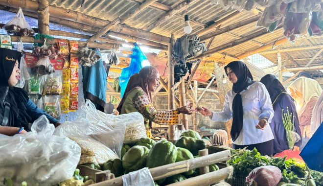 Masyarakat Demo Kejari Pamekasan, Tuntut Kejelasan Tiga Dugaan Kasus Korupsi