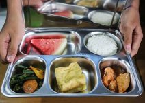 33 Ribu Keracunan MBG, Guru Besar UGM: SPPG Belum Siap Penuhi Makanan yang Aman