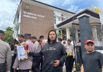 Masyarakat Demo Kejari Pamekasan, Tuntut Kejelasan Tiga Dugaan Kasus Korupsi