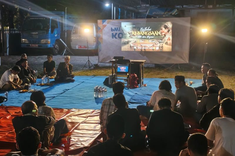 Nonton bareng film Pesta Babi, dalam agenda refleksi kebangsaan digelar Persatuan Wartawan Indonesia (PWI) Probolinggo Raya. (Foto: Ist/ Serikat-News)