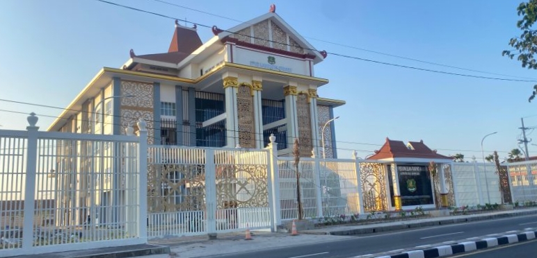 Gedung DPRD Sumenep (Foto: Serikat News) 