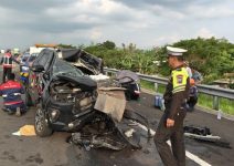 Tragis, Kecelakaan Mobil Rombongan DPR RI di Tol Paspro Renggut Dua Nyawa