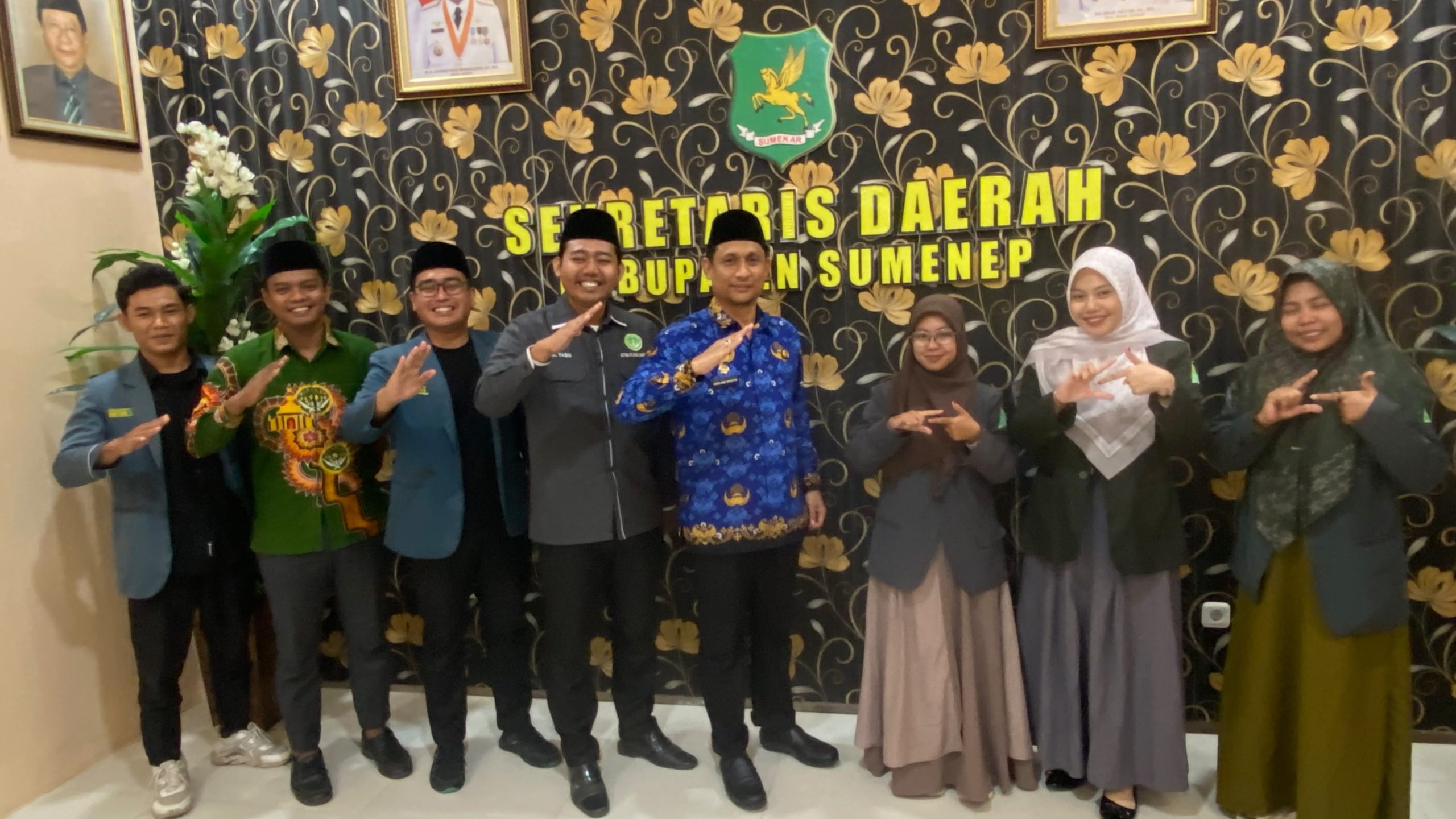 Pimpinan Cabang (PC) IPNU dan IPPNU Kabupaten Sumenep silaturahmi dengan Sekretaris Daerah (Sekda) Sumenep, Agus Dwi Saputra, Rabu (17/6/2026). (Foto: Serikat News) 