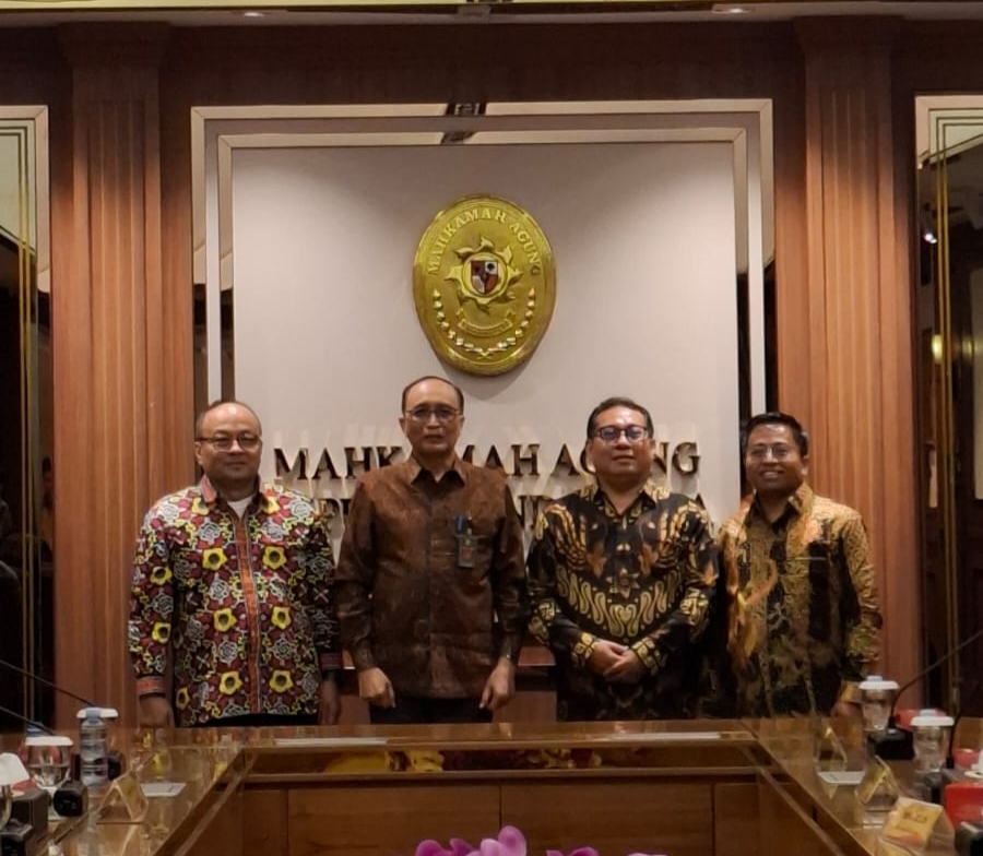 Serikat Media Siber Indonesia (SMSI) beraudiensi dengan Mahkamah Agung RI di Gedung MA, Jakarta, Selasa 17/06/2026 dan diterima langsung oleh Ketua MA Prof. Dr. Sunarto, S.H., M.H. (Foto: Dok. SMSI)