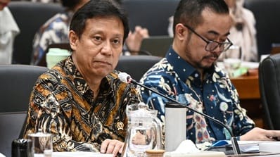 Menteri Kesehatan Budi Gunadi Sadikin (kiri) dalam rapat kerja dengan Komisi IX DPR di Kompleks Parlemen, Senayan, Jakarta, Selasa (23/6/2026). (Foto: Antara) 