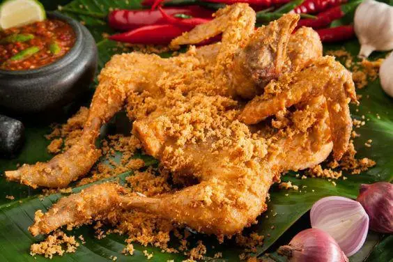Ayam Goreng Kalasan. (Foto: Pinterest)