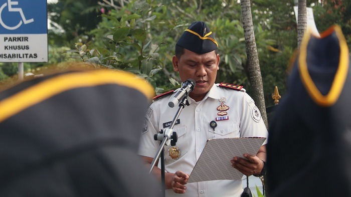 Kepala Bapas Kelas I Yogyakarta, Galih Rakasiwi saat memimpin Upacara peringatan Hari Anak Nasional (HAN) 2026 di halaman kantor Bapas Kelas I Yogyakarta, Kamis (23/7/2026). (Foto: Istimewa) 