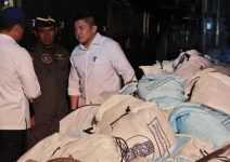 Tanggap Cepat Pemerintah untuk NTT, Seskab Teddy Indra Wijaya Dukung Percepatan Distribusi Bantuan Bencana