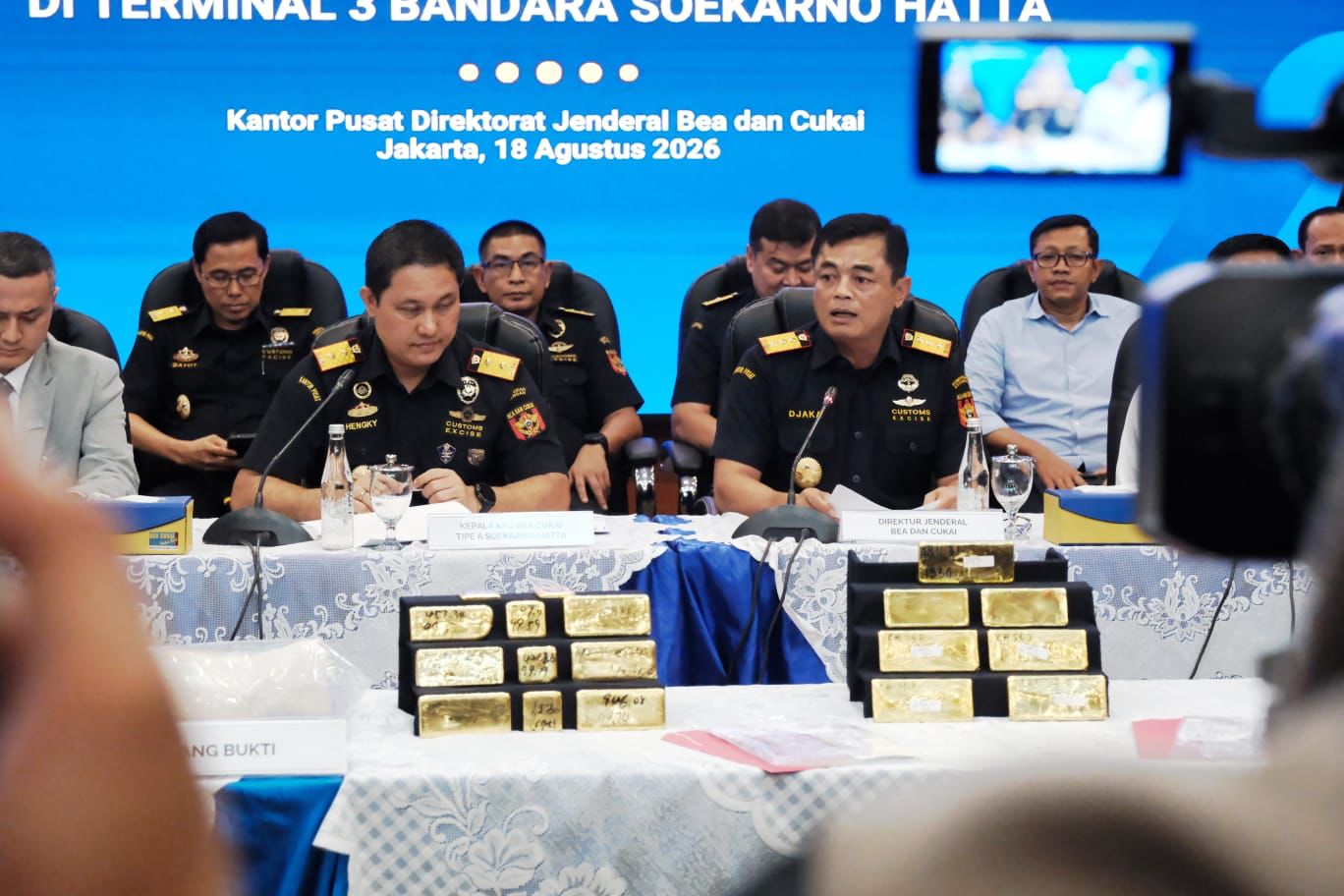 Direktur Jenderal Bea dan Cukai, Letjen TNI (Purn.) Djaka Budhi Utama dalam konferensi pers di Kantor Pusat Bea Cukai, Selasa (18/8/2026). (Foto: Bea Cukai) 