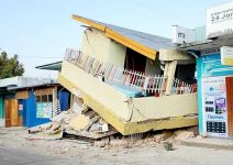 Mendagri Tito Karnavian Terjunkan Tim Cetak KTP dan KK Korban Gempa NTT di Pengungsian