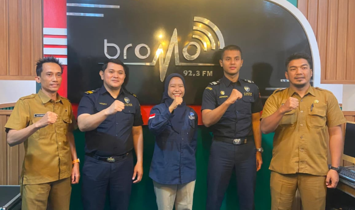 Kampanye podcast “Gempur Rokok Ilegal” di LPPL Radio Bromo FM. (Foto: Istimewa)