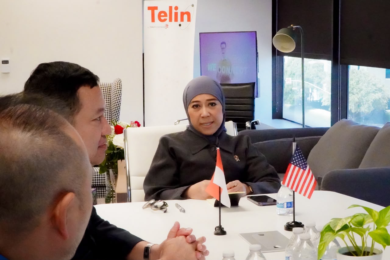 Menkomdigi meninjau perkembangan Telin di Amerika Serikat sekaligus membahas penguatan konektivitas dan infrastruktur digital Indonesia di tingkat global. (Foto: Kemkomdigi)