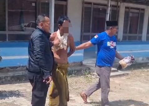 Polres Sampang menangkap pria 54 tahun berinisial AH yang diduga mencabuli anak di bawah umur. (Foto: Diwan/Serikat-News) 