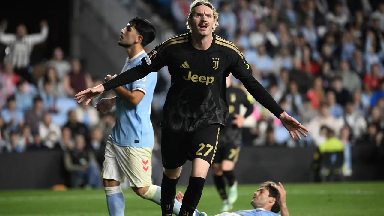 Penyerang Juventus Nick Woltermade merayakan gol ke gawang lawan di ajang Liga Europa. (Foto: AFP)