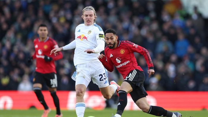 Manchester United melawan Leeds di Elland Road, pada Minggu (4/1/2026). (Foto: Reuters)