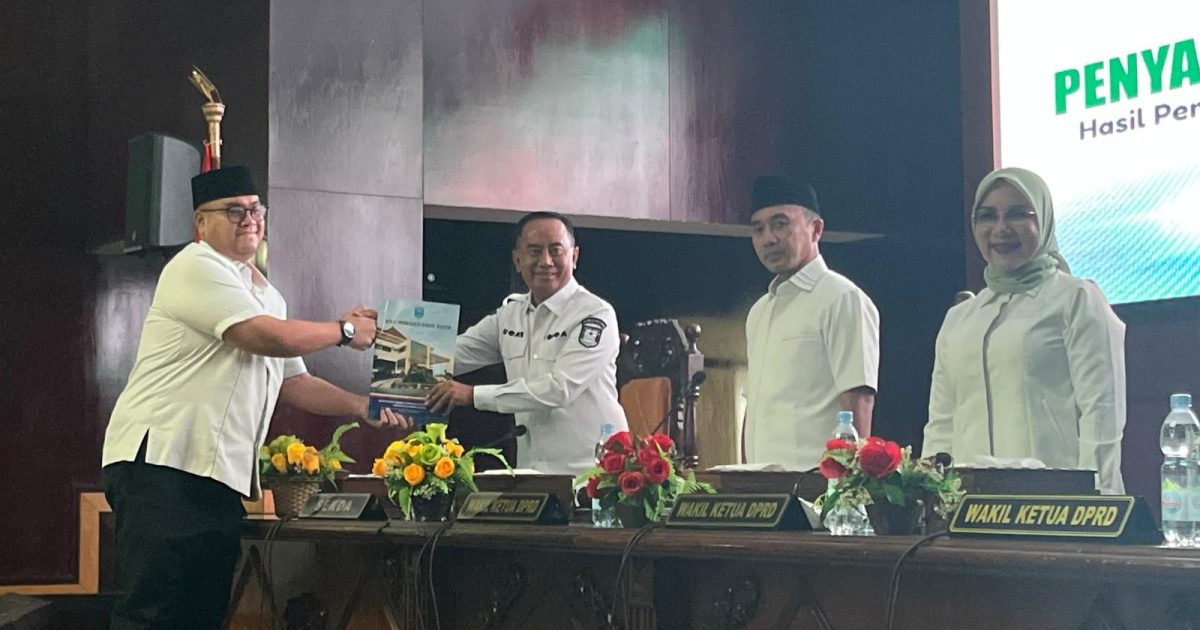 Pansus Sampaikan Laporan Pembahasan Empat Raperda Inisiatif DPRD Probolinggo